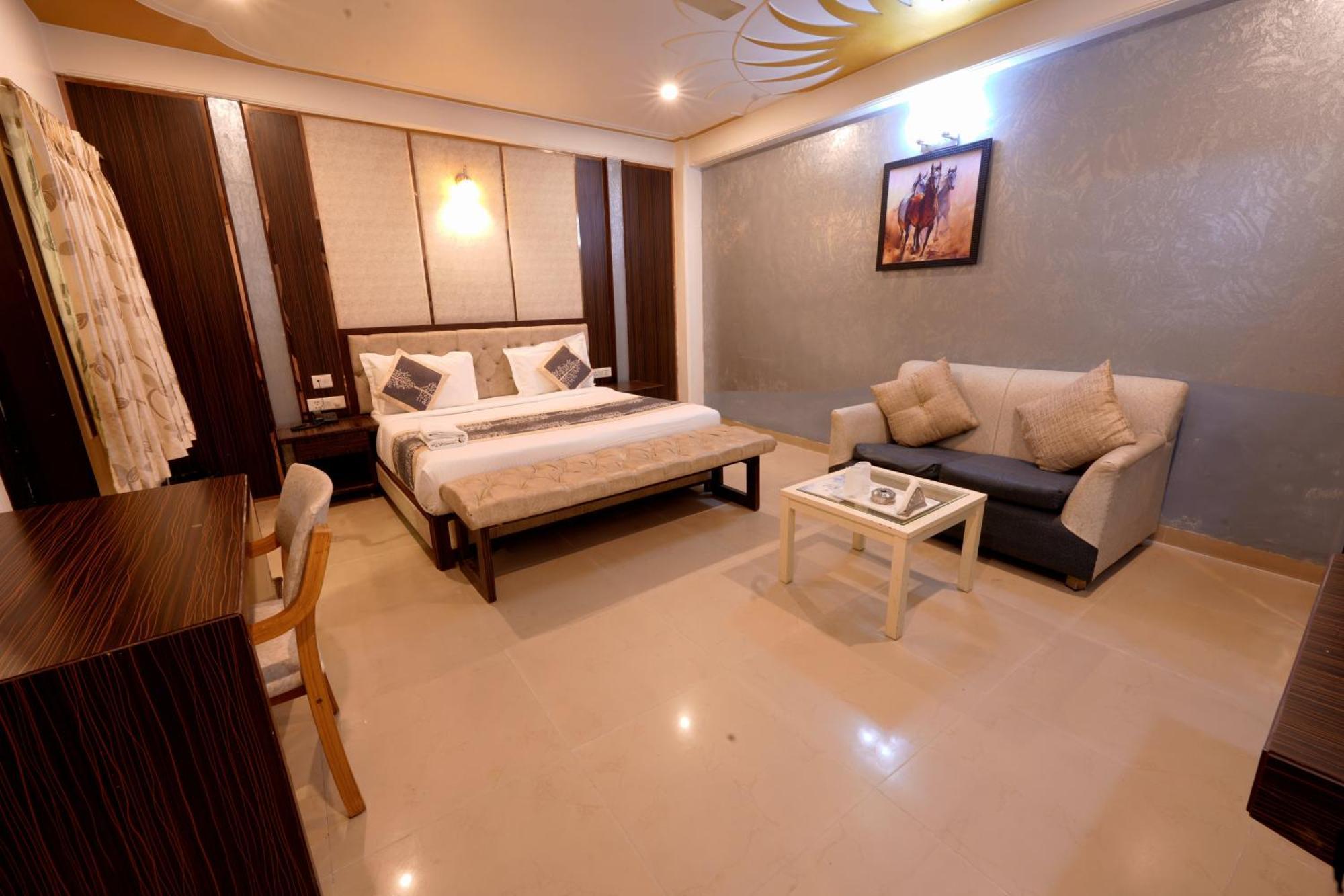 Hotel Oppera Delhi Airport Új-Delhi Kültér fotó