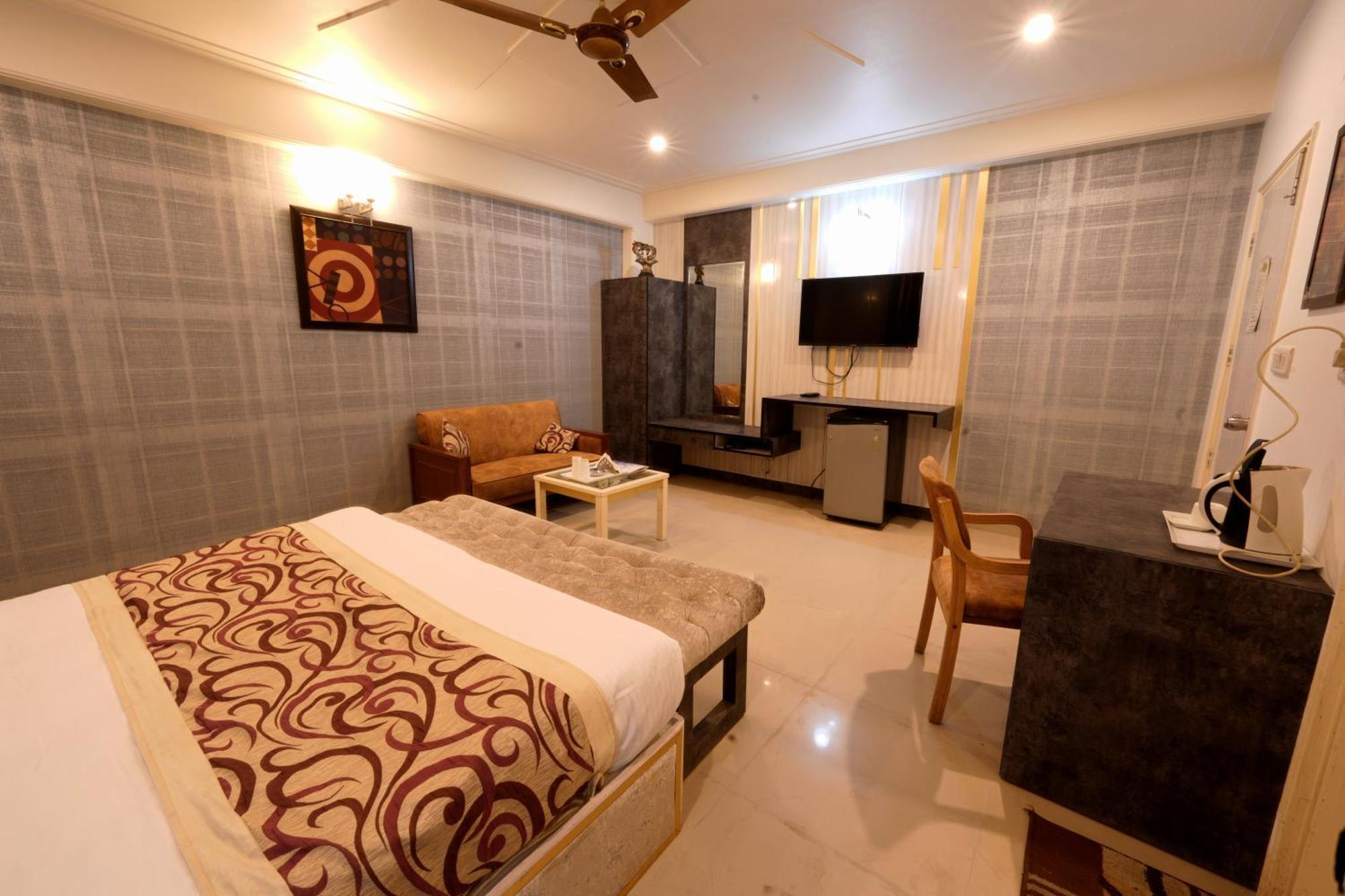 Hotel Oppera Delhi Airport Új-Delhi Kültér fotó