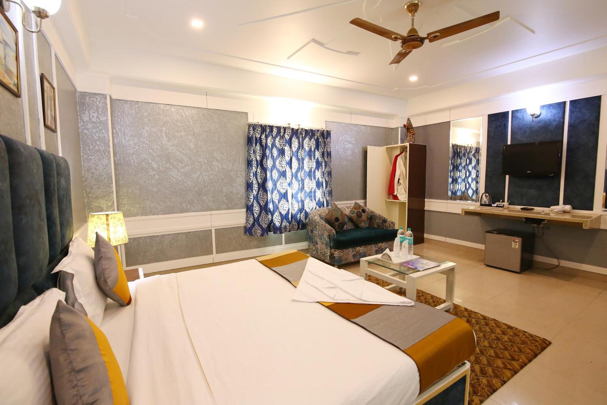 Hotel Oppera Delhi Airport Új-Delhi Kültér fotó